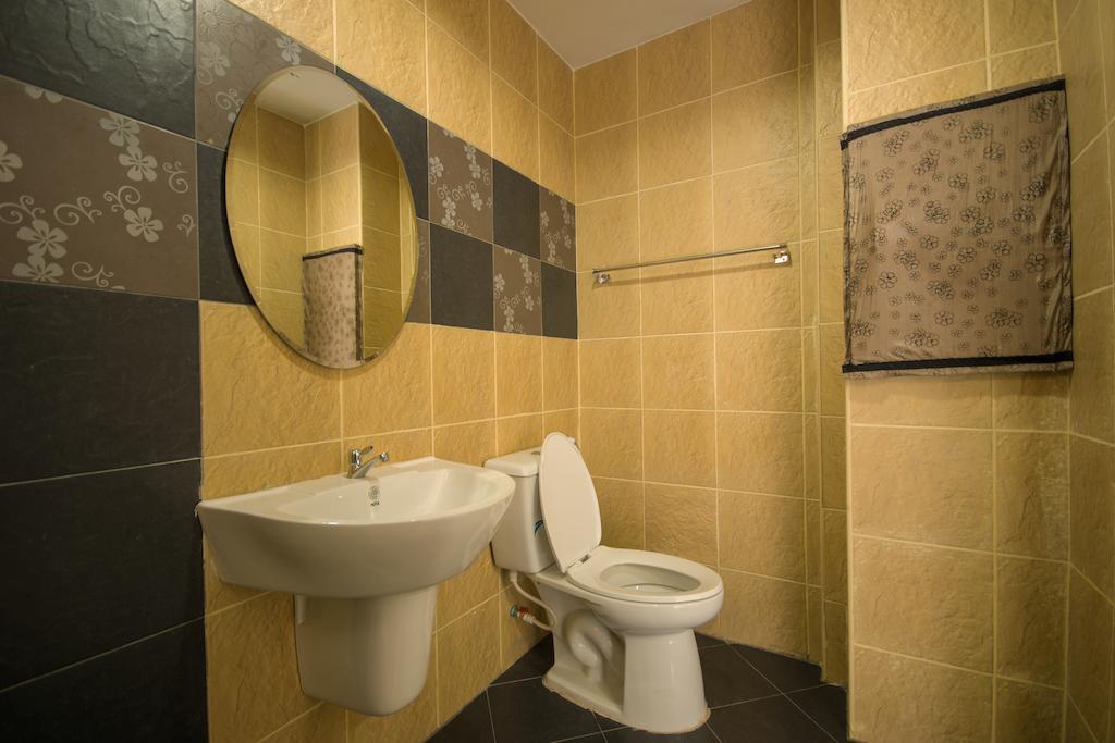The Corner Hotel (Adults Only) Чианграй Номер фото