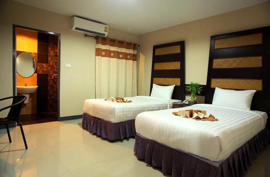 The Corner Hotel (Adults Only) Чианграй Экстерьер фото