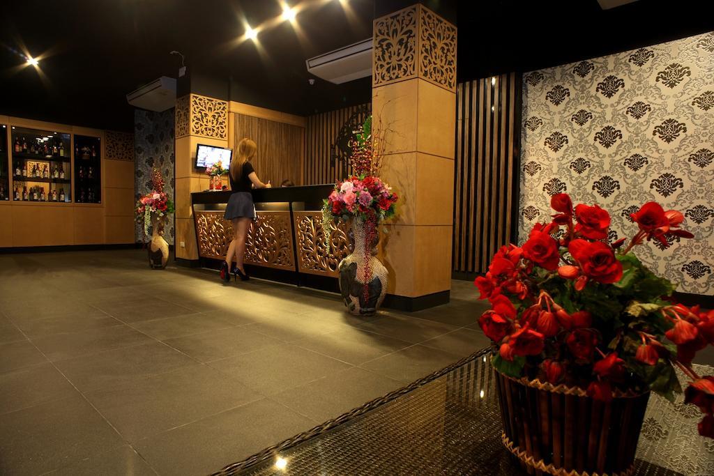 The Corner Hotel (Adults Only) Чианграй Экстерьер фото