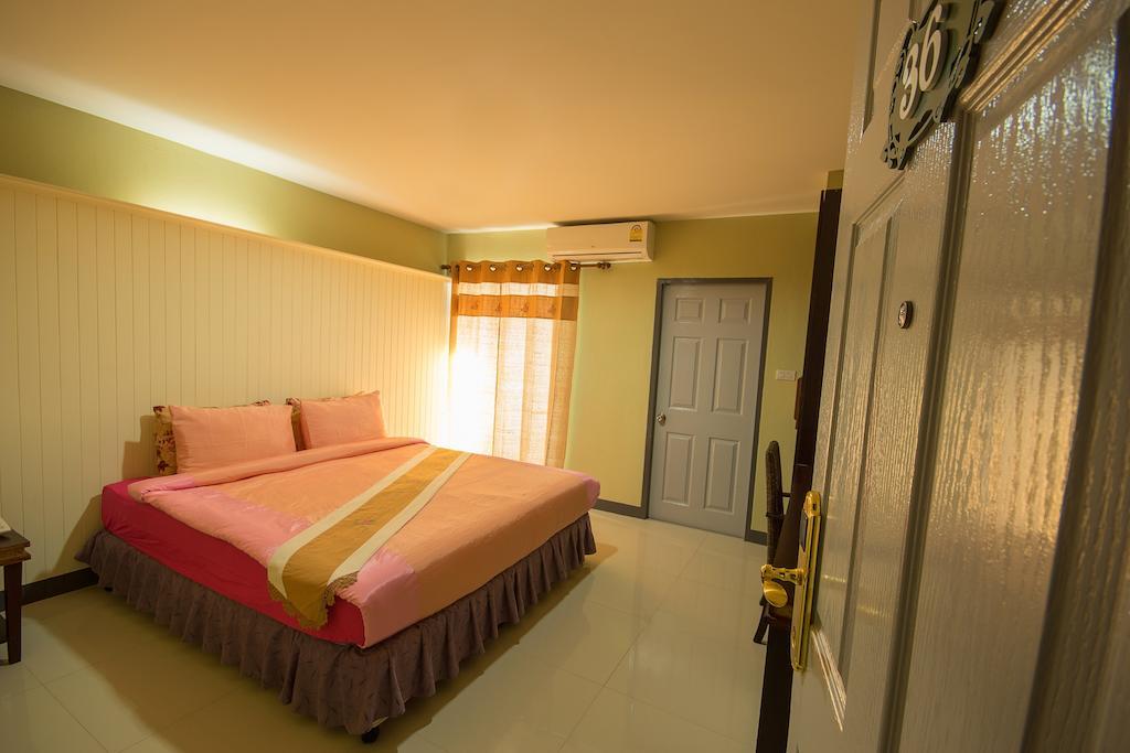 The Corner Hotel (Adults Only) Чианграй Экстерьер фото