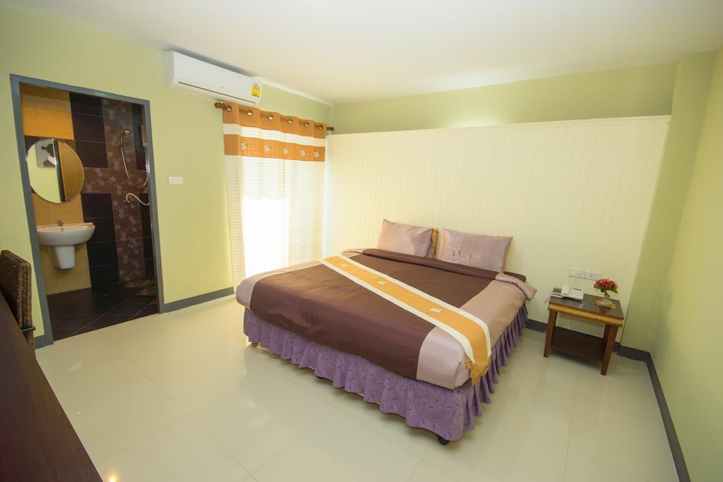 The Corner Hotel (Adults Only) Чианграй Экстерьер фото