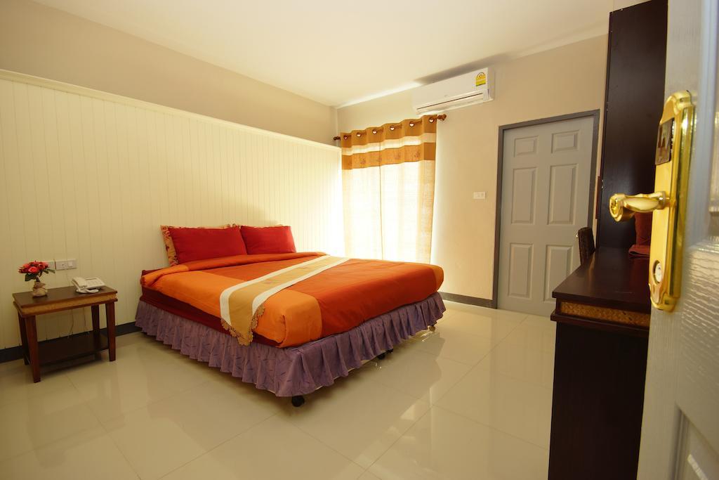 The Corner Hotel (Adults Only) Чианграй Экстерьер фото