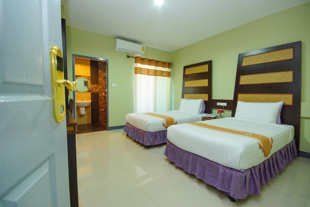 The Corner Hotel (Adults Only) Чианграй Экстерьер фото